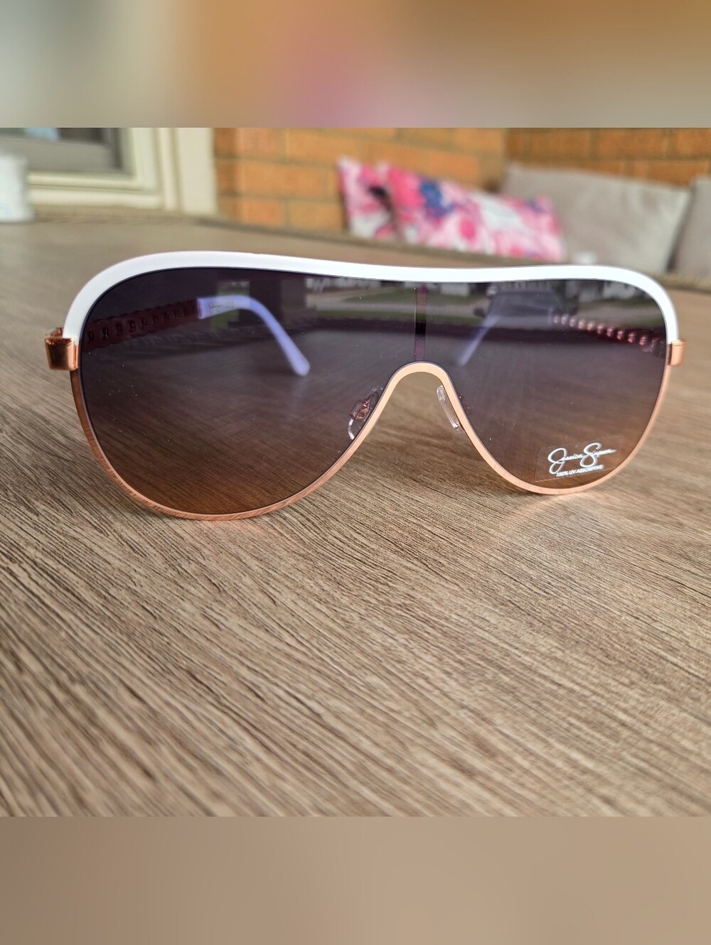 Jessica Simpson White & Rose Gold Shield Sunglasses – NWT✨
